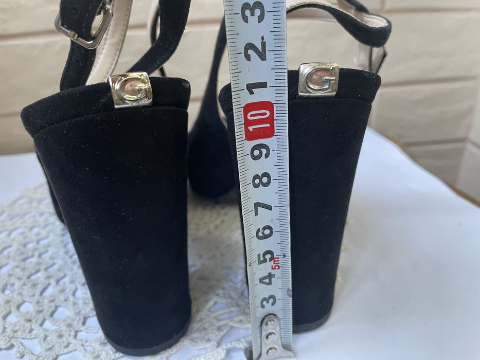 GUESS ориг.черни сандали от Англия