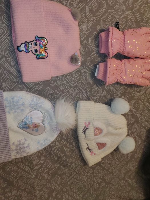 Продаются шапки теплые