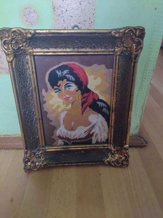 Vând tablou goblen lucrat manual țigancă