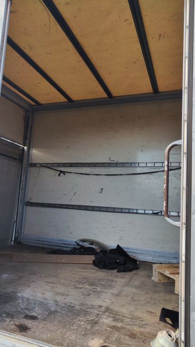 Продава се фургон с борд от mercedes sprinter размер 3.60 на 2.10