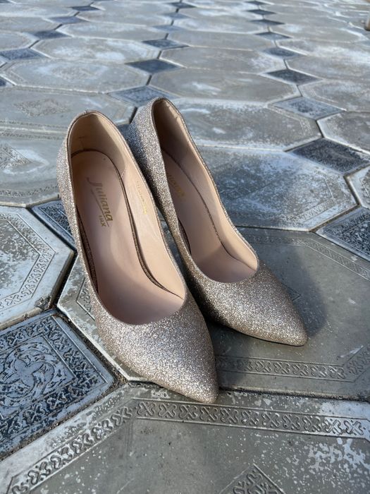 Продаются женские туфли