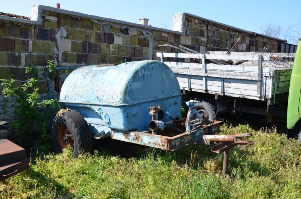 На части комбайна НИВА, сеялка СЗУ и др.