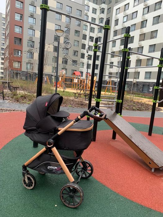 Коляска от бренда Teknum