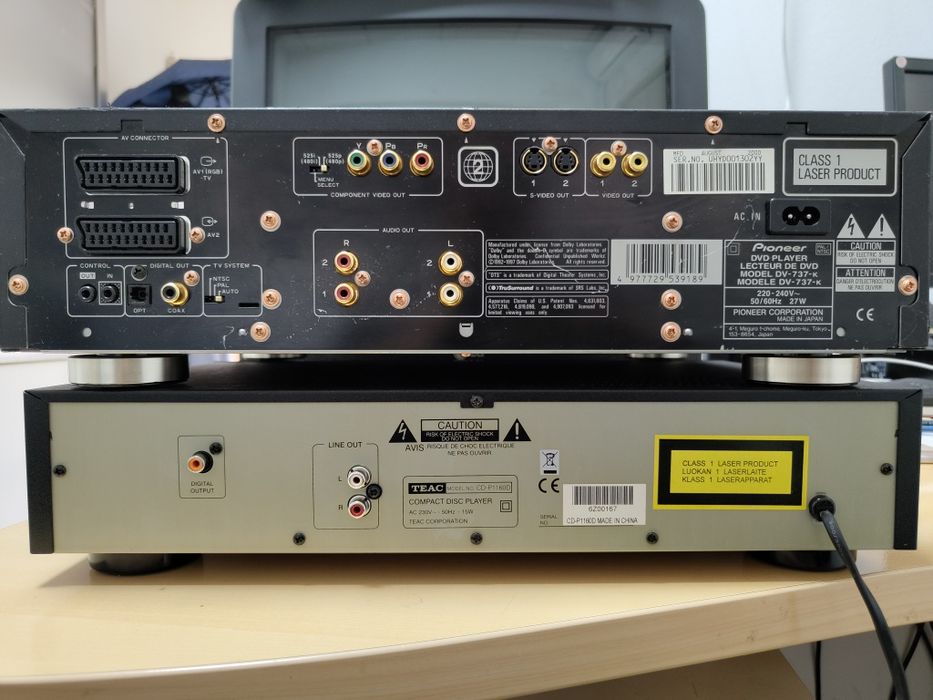 CD player TEAC CD-P1160D și CD DVD player Pioneer DV 737
CD player TEAC CD-P1160D
CD player TEAC CD-P1160D