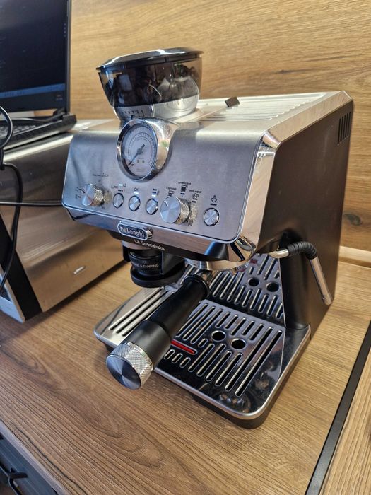 Еспресо машина Delonghi La Specialista ARTE EC9155.MB, 1,5 л, 15 бара