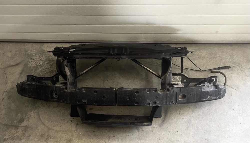 Предна маска с греда за BMW 5-та серия Е60/Е61