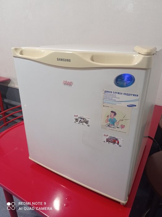 Мини холодильник очень удобный 750000