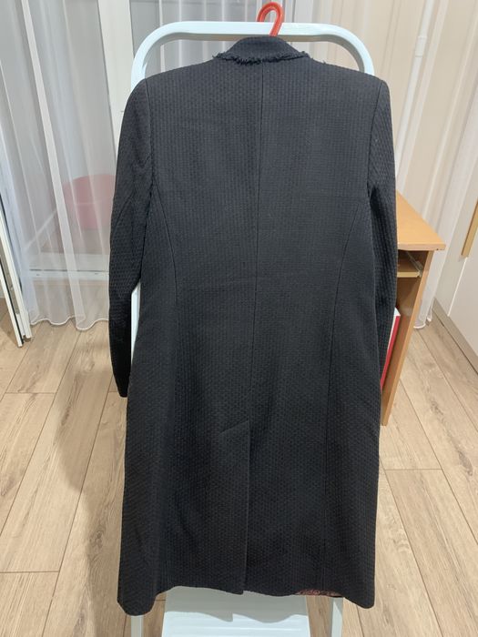 Пальто черного цвета