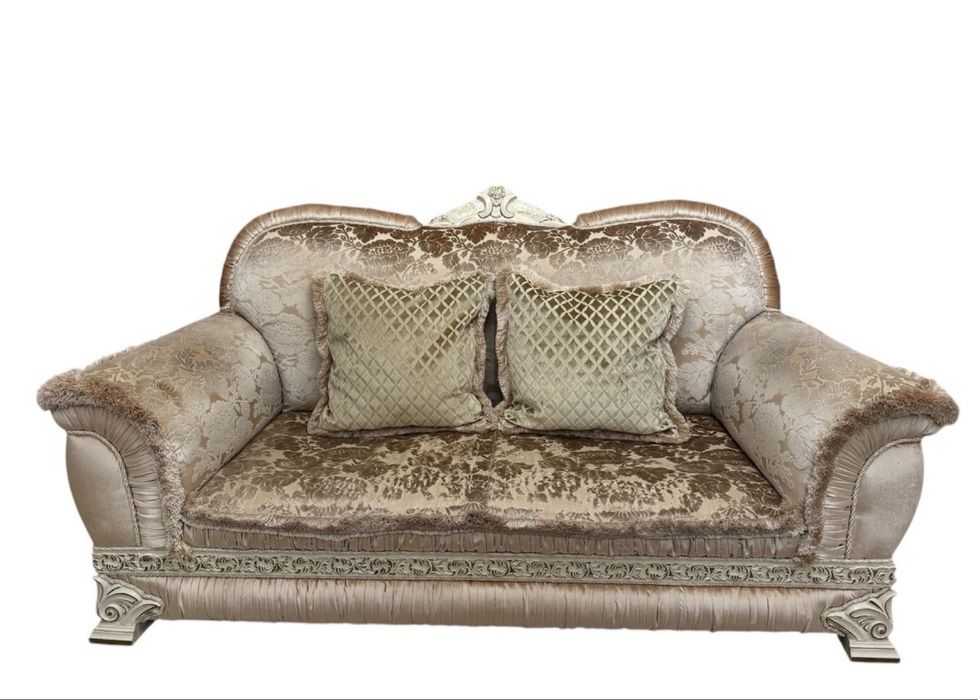 Гарнитур два дивана и кресло