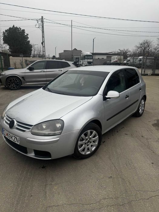Vand golf 5 1.6 benzina