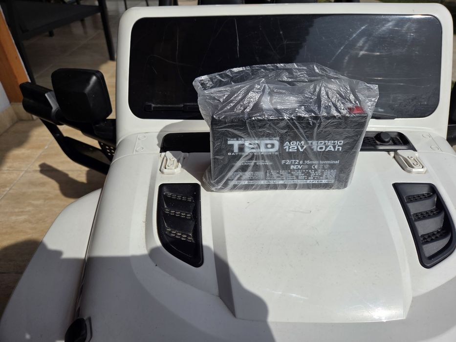 Masinuta electrica Jeep Rubicon cu Baterie NOUA