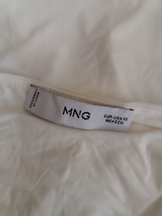 Дамски блузи с дълъг ръкав и дамски потници боди