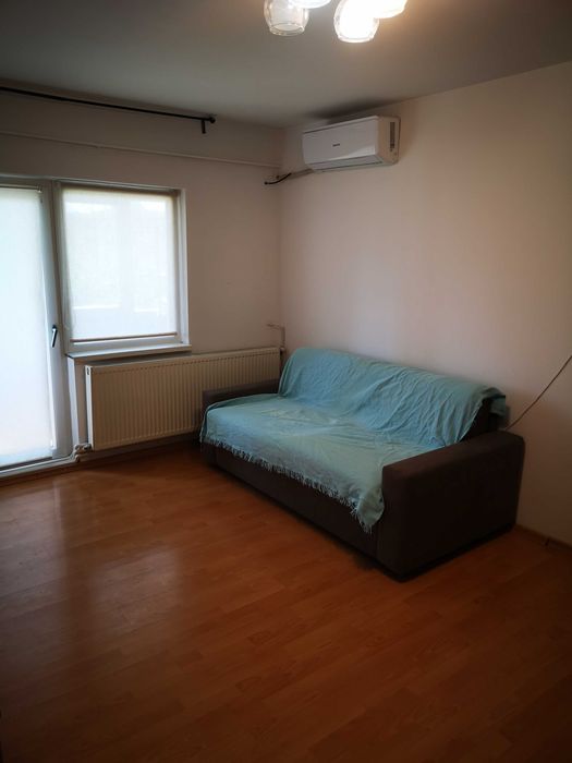 Închiriez apartament 2 camere semidecomandat!