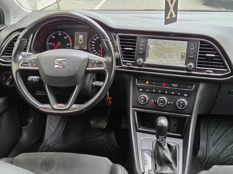 Seat Leon DSG7 | FR | CarPlay | Пълна сервизна история