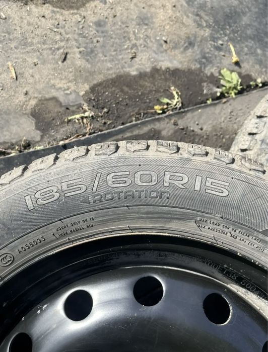 Продам зимние шины 185/60/15 с дисками.