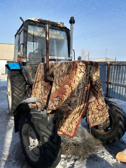 трактор и все необходимое для сенокоса