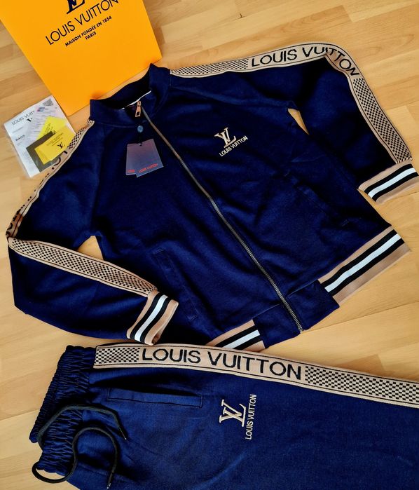 Trening bleumarin LV,logo brodat, buzunare laterale, diverse mărimi