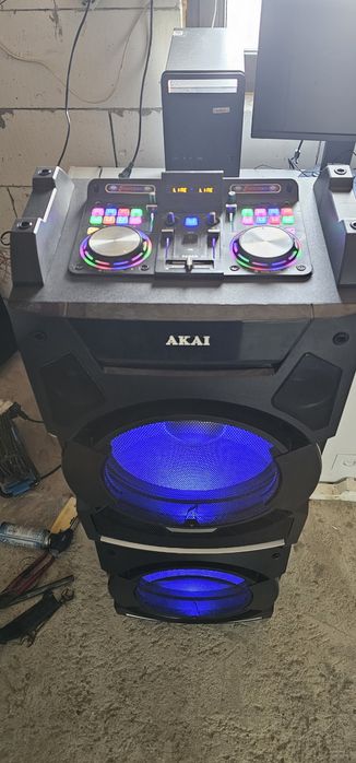 BOXA AKAI stare perfecta