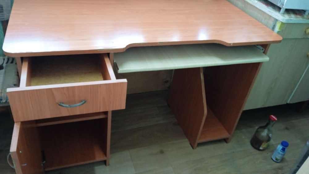 Стол письменный, компьютерный