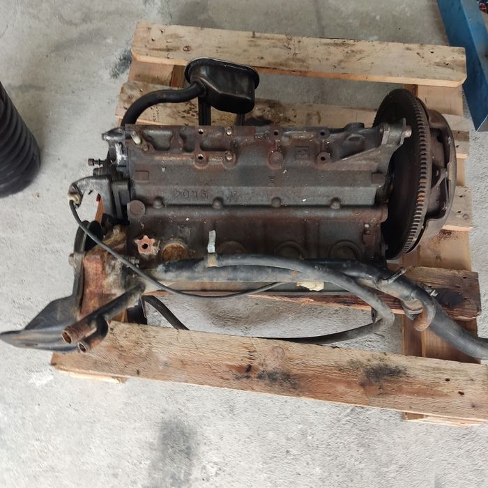 Продавам двигател със скоростна кутия за lancia delta 1.6 HF turbo 140