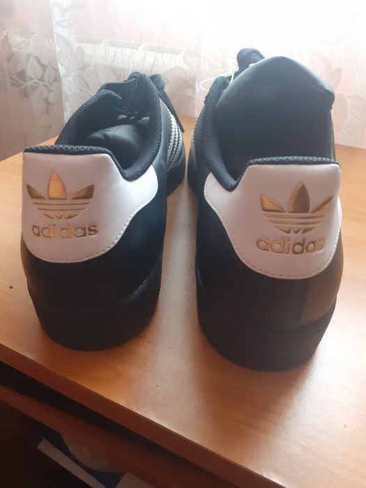 Adidași piele nr 52