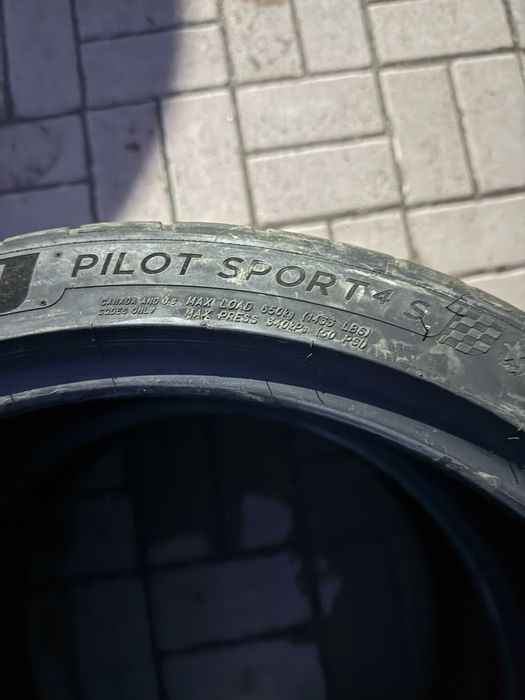 Michelin Pilot Sport 4S 225/40/19