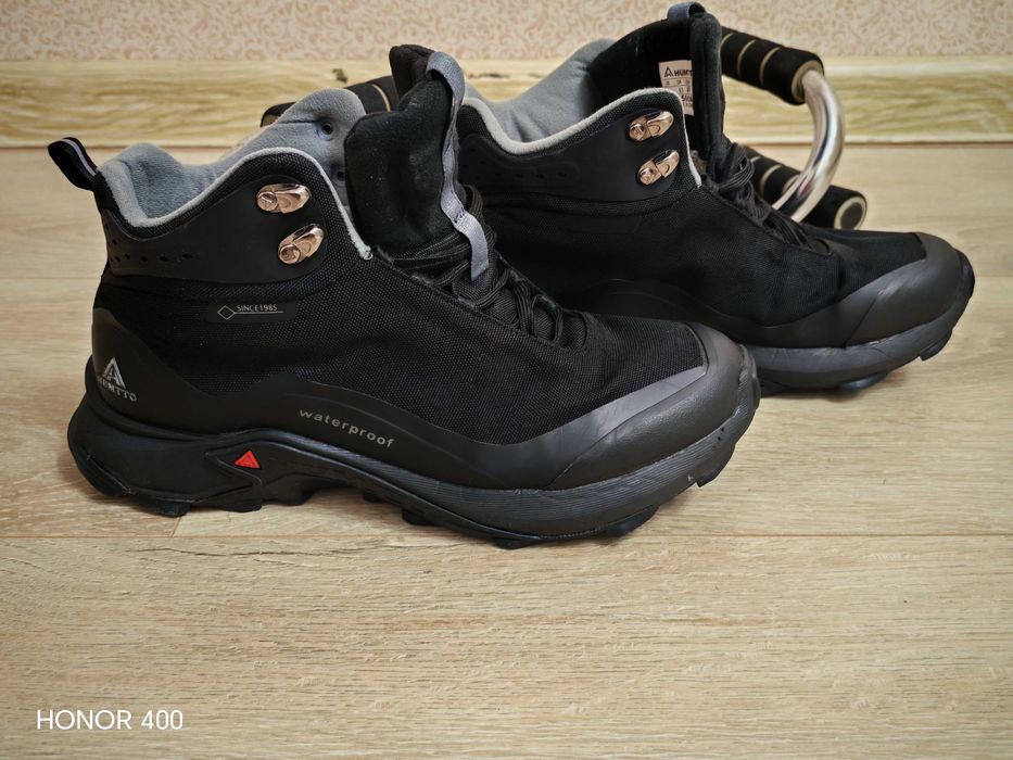 кроссовки хумто демисезонные.