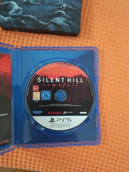 Silent hill townfall PS5 & Metal case