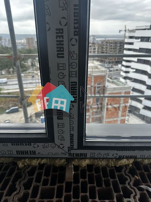 Продава се Тристаен апартамент в Варна, Възраждане 4 - 123 кв.м за 2000 €/кв.м - Снимка #9