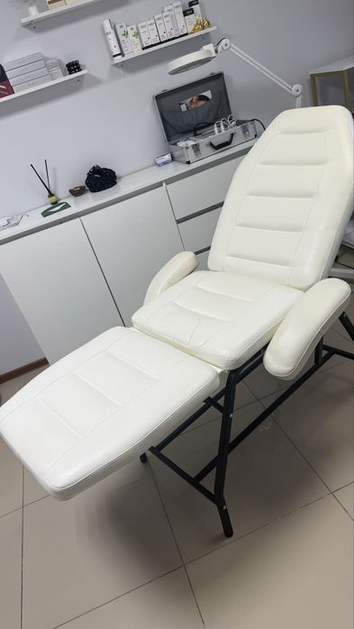 Кушетка кожанная