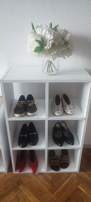 Шкафове, етажерки