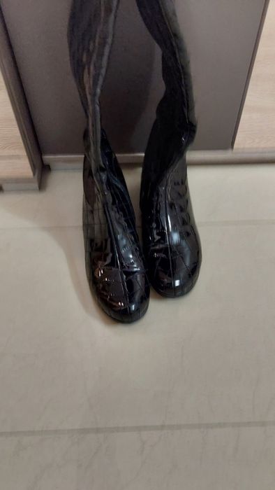 Ботуши равна подметка