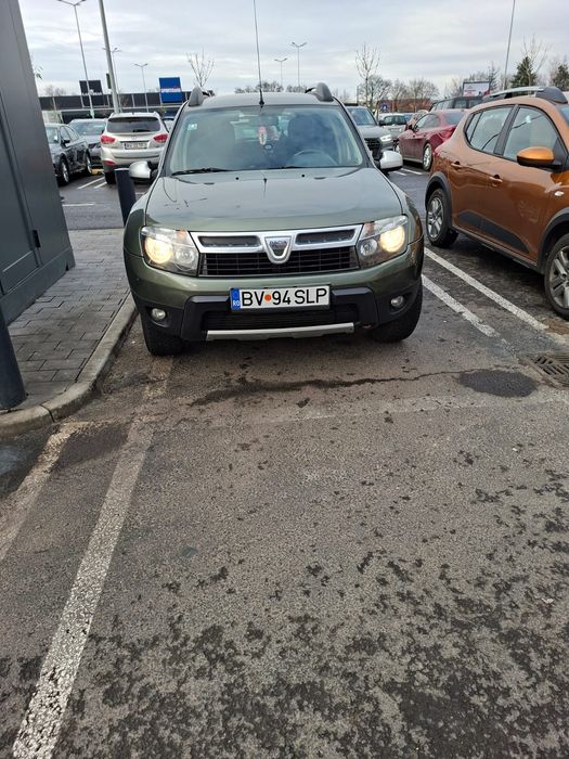 Vând Dacia Duster