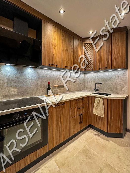 Дава се под наем Четиристаен апартамент в София, Изток - 109 кв.м за 1346.4 € - Снимка #1