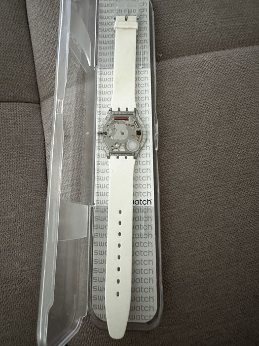 Дестски часовник Swatch