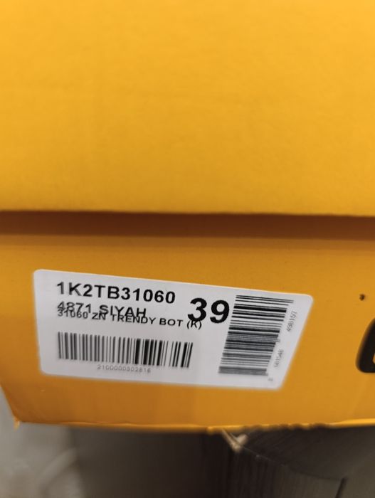 Ботинки женские продаю