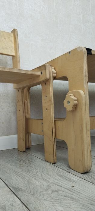Продам детский стул и стол