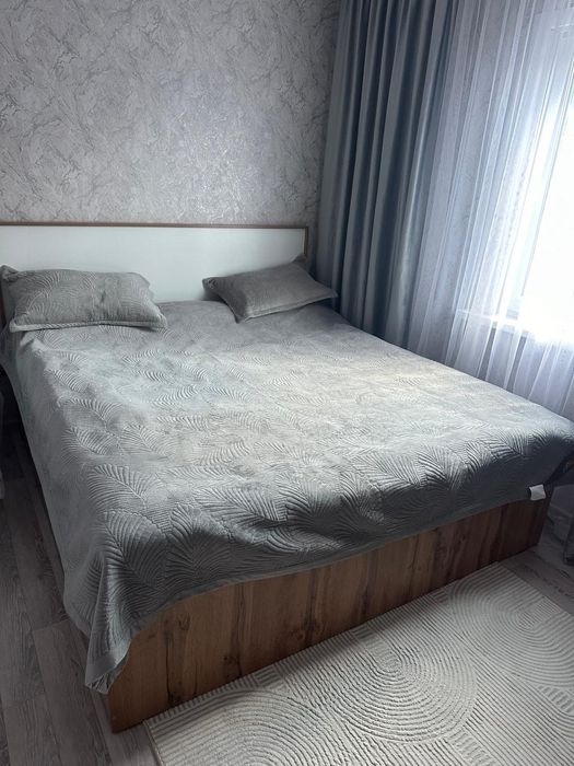 Продам спальний гарнитур