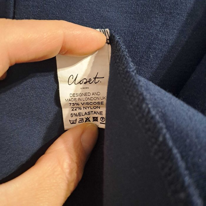 Елегантна рокля Closet curves, London размeр UK 26