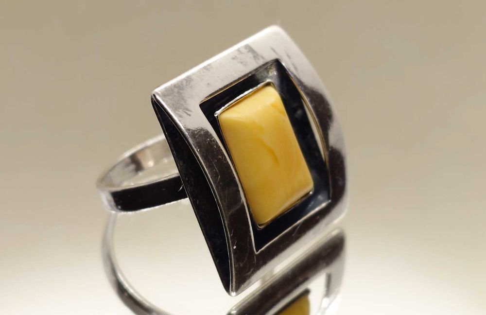 Inel Modernist de Atelier – Argint & Chihlimbar Regal