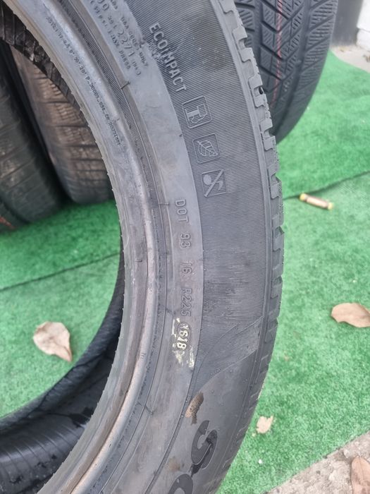 255.50.20 pirelli m+s 100 lei bucata