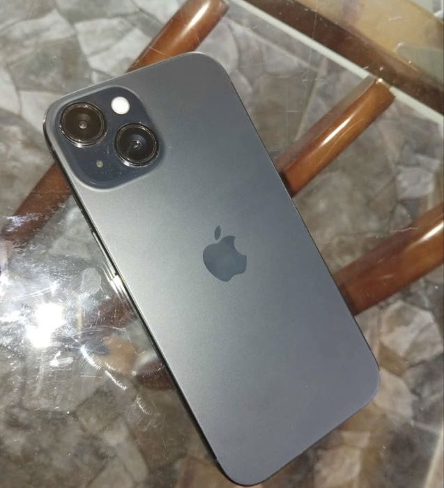Продавам Iphone 15 128gb