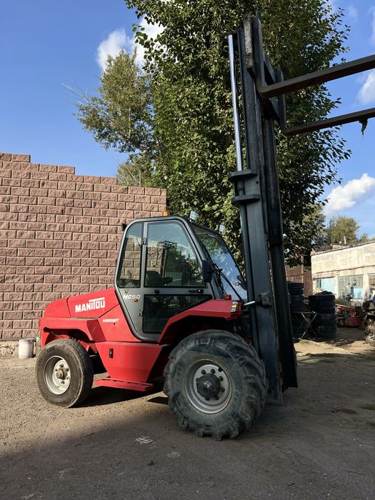 Вилочный погрузчик, кара до 5 тонн. MANITOU MC50
