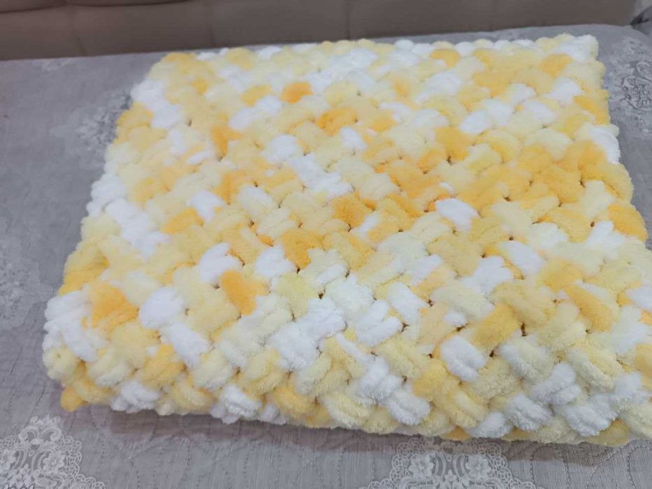 Плед детский вязанный