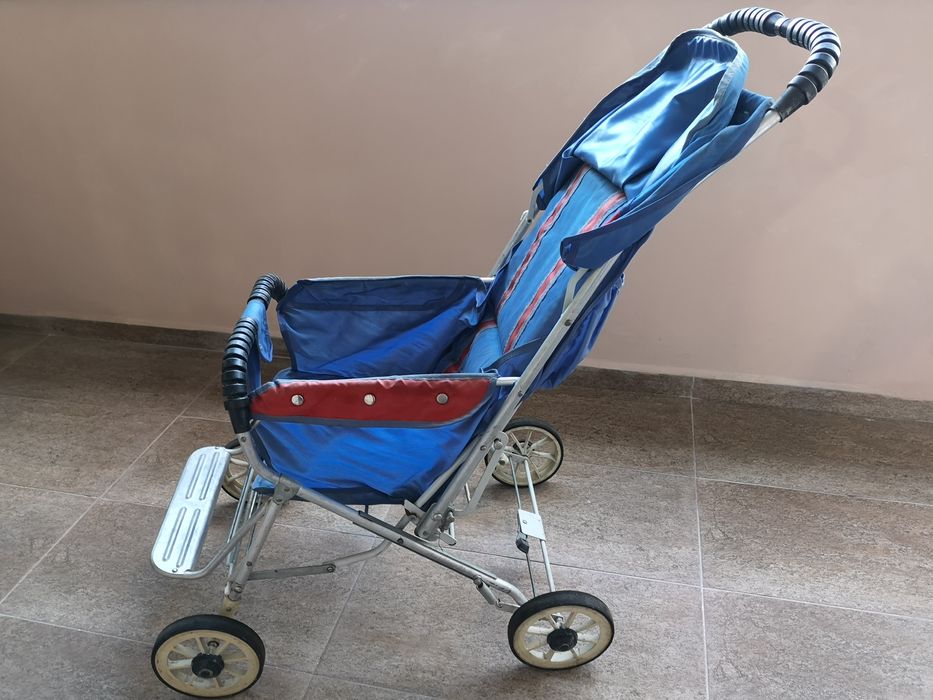 Продавам сгъваема детска количка.