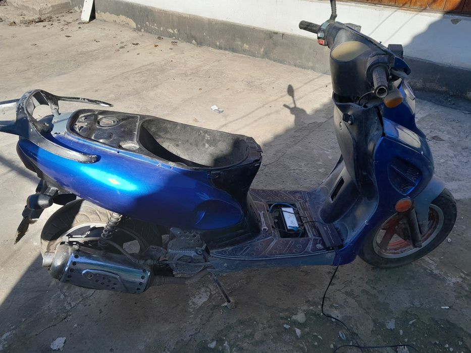 Мопед скутер находу