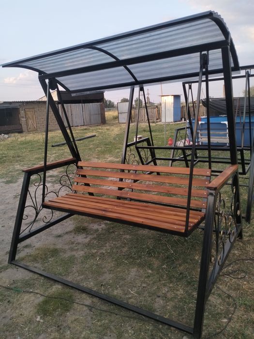 Садовые качели металлические