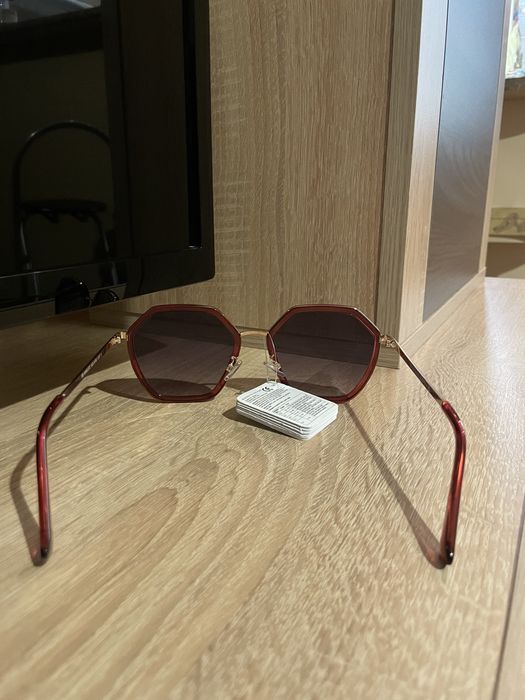 Слънчеви очила AVON