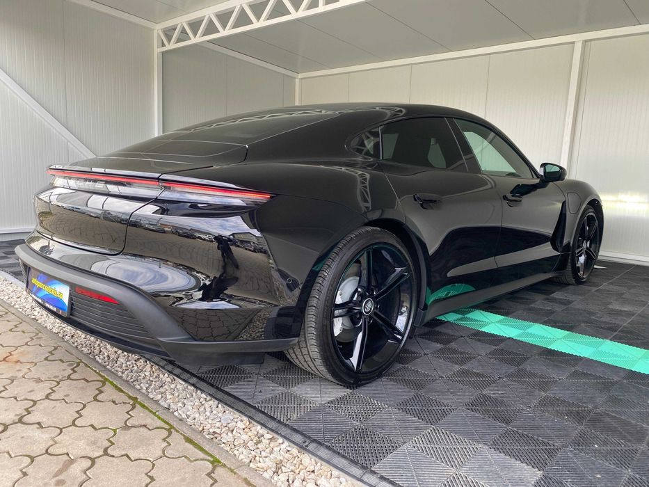 Porsche Taycan 4S
