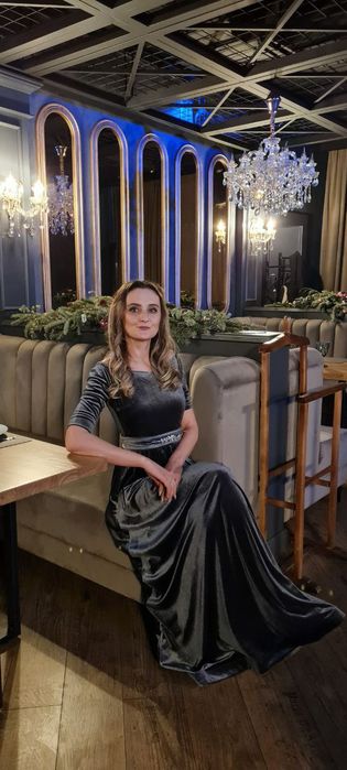 Вечернее бархатное платье в пол